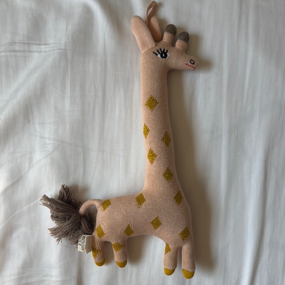 Oyoy RARE Pink Giraffe Plush Toy